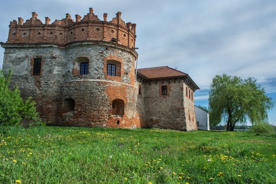 Замок князей Острожских