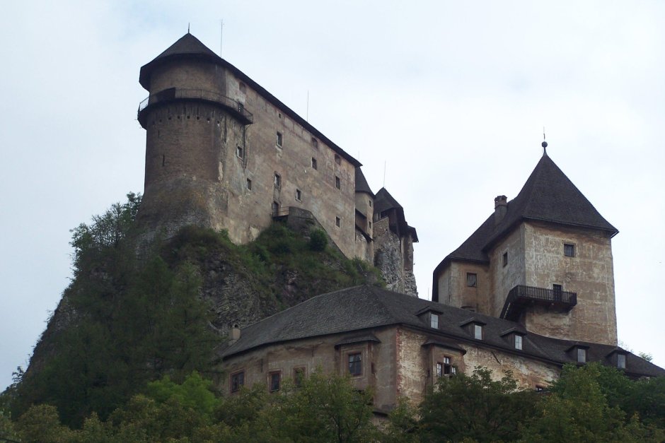Оравский замок Словакия подземелье
