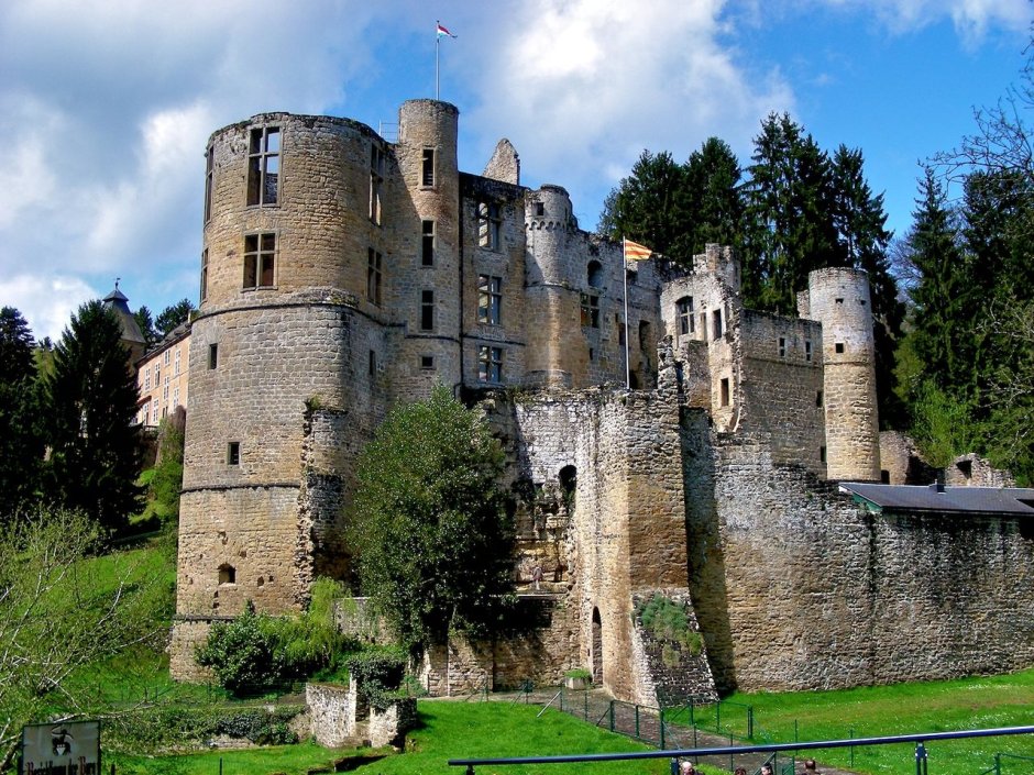 Замок Буршед в Люксембурге