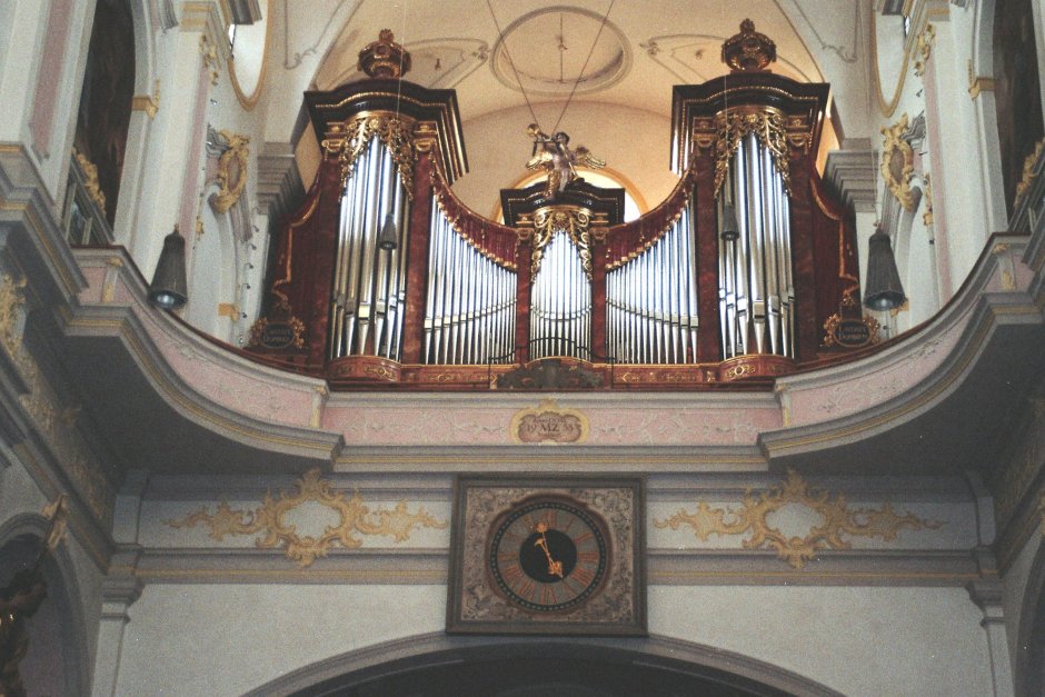 Орган в капелле Санкт-Петербурга