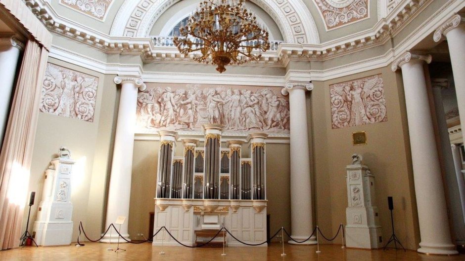 Орган в капелле Санкт-Петербурга