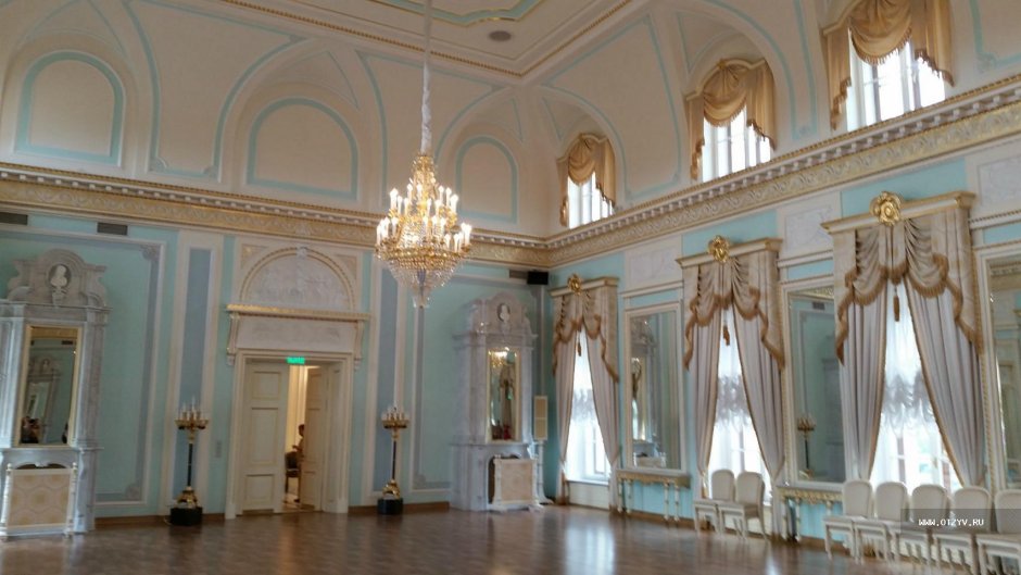 Зал королевского дворца фон