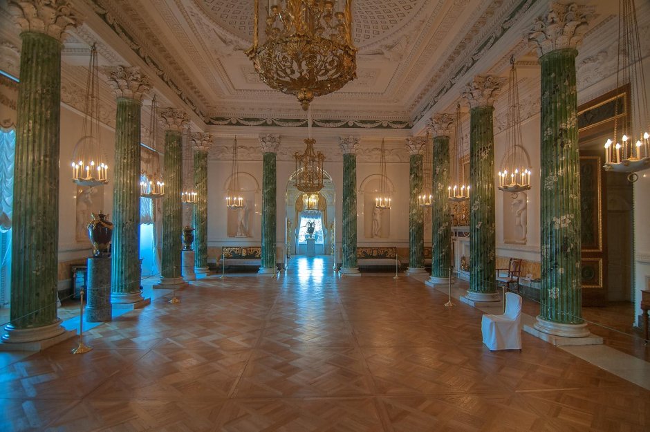 Дунайский дворец залы