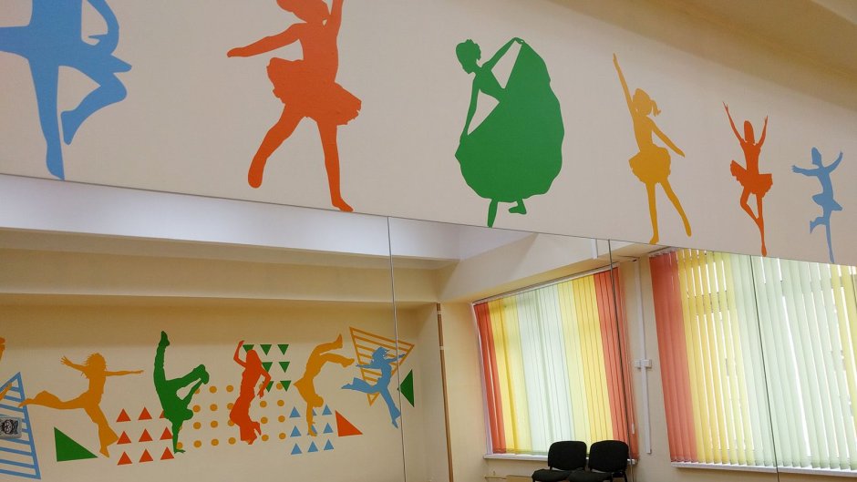 Роспись стен в детском саду музыкальный зал