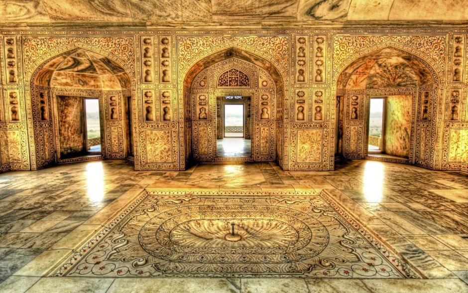 Дворец Тадж Махал внутри