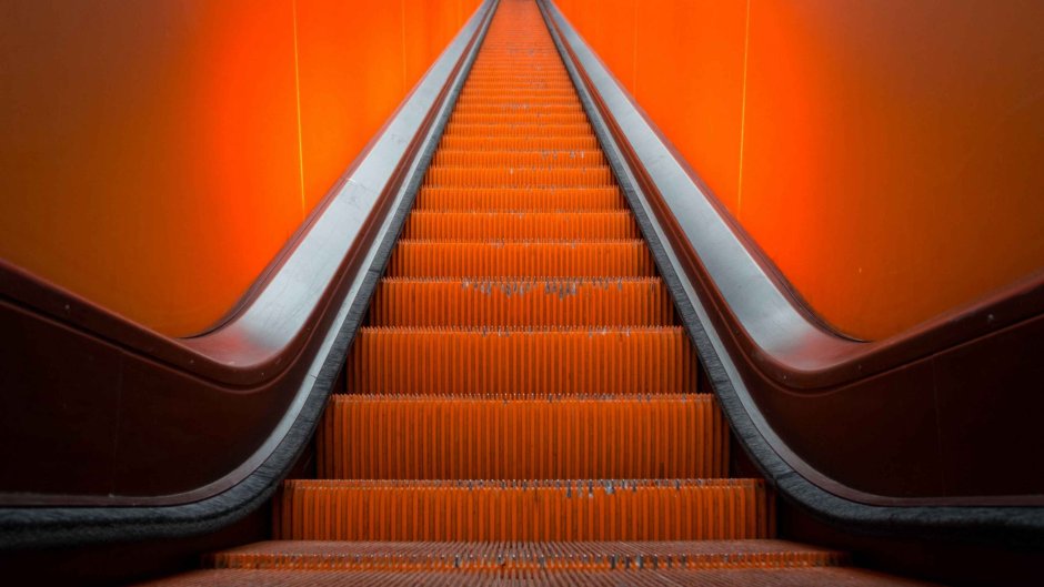 Оранжевая лестница