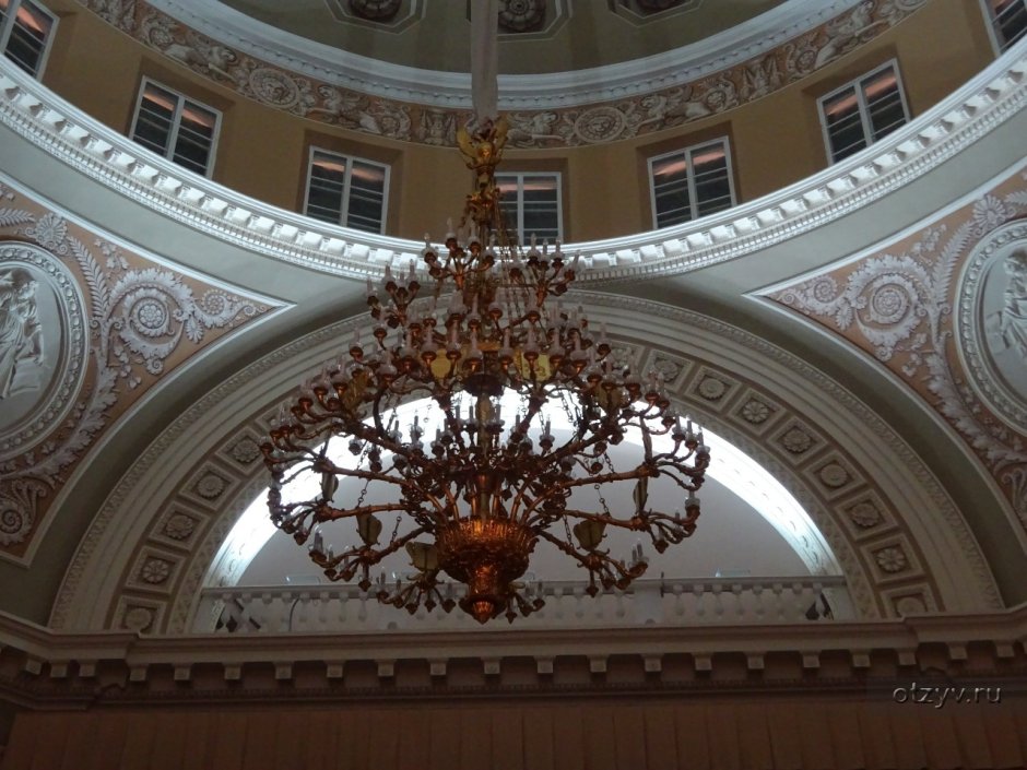 Арсенальный зал Гатчинского дворца