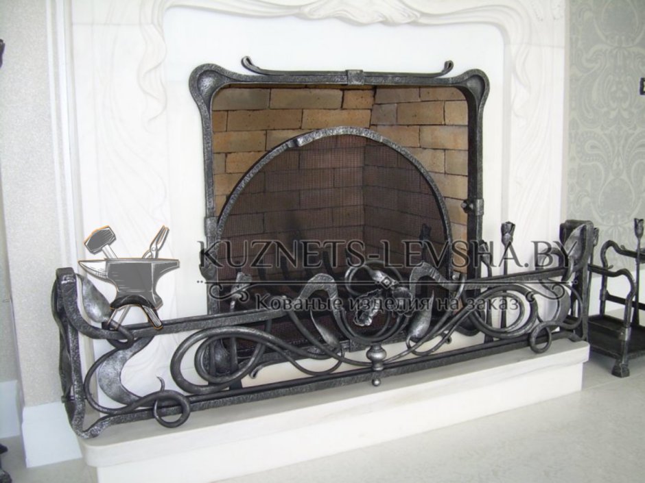 Кованое ограждение для камина