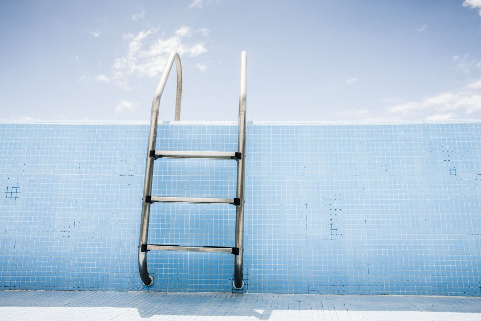 Лестница для бассейна дизайнерская