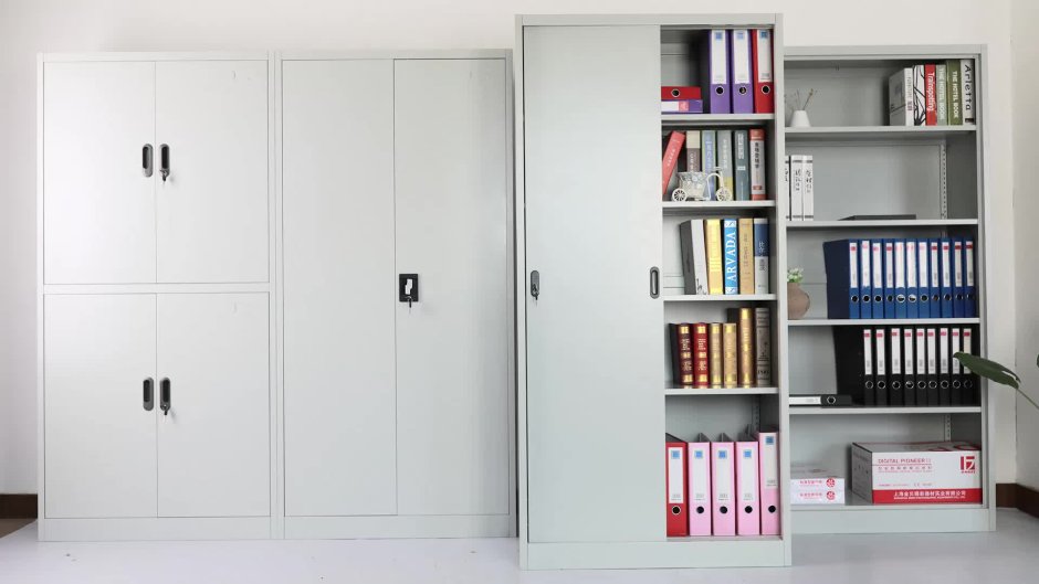 Шкаф металлический с раздвижными дверями