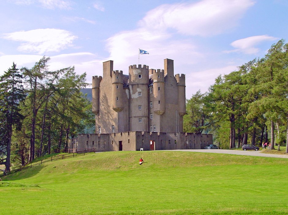 Замок Инверэри-Касл герцога Аргайла в Шотландии
