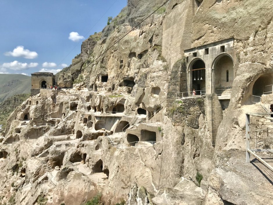 Город в скале Армения Вардзия