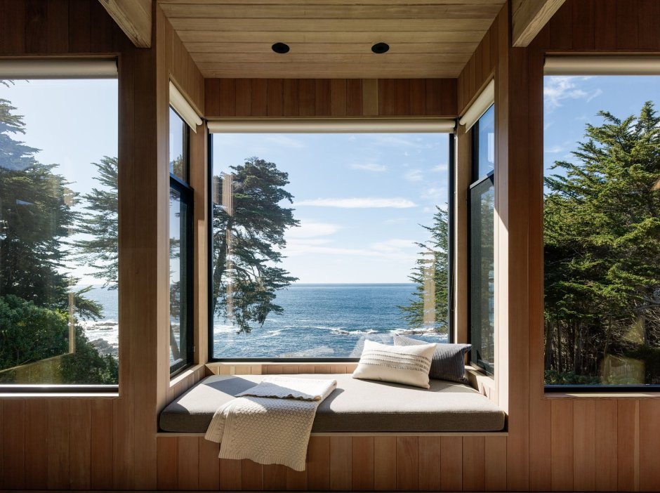 Дома с панорамными окнами на море