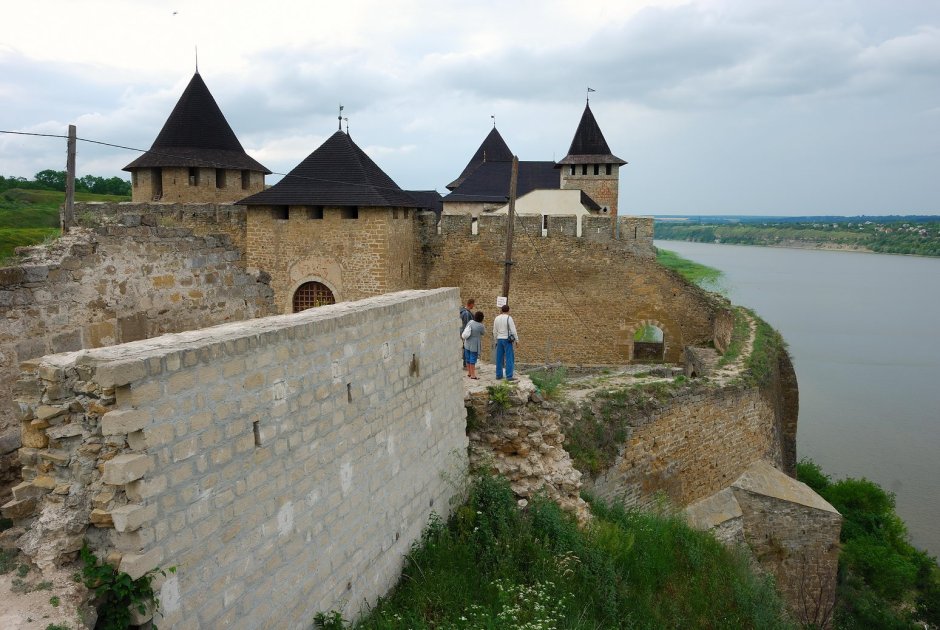 Хотинская крепость расположение