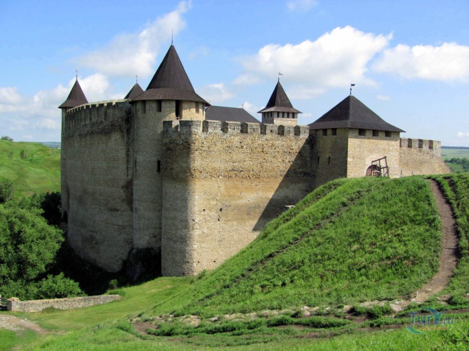 Хотинская крепость на карте
