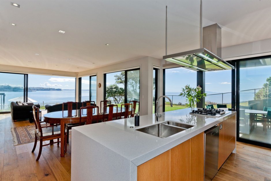 Кухня с панорамным видом