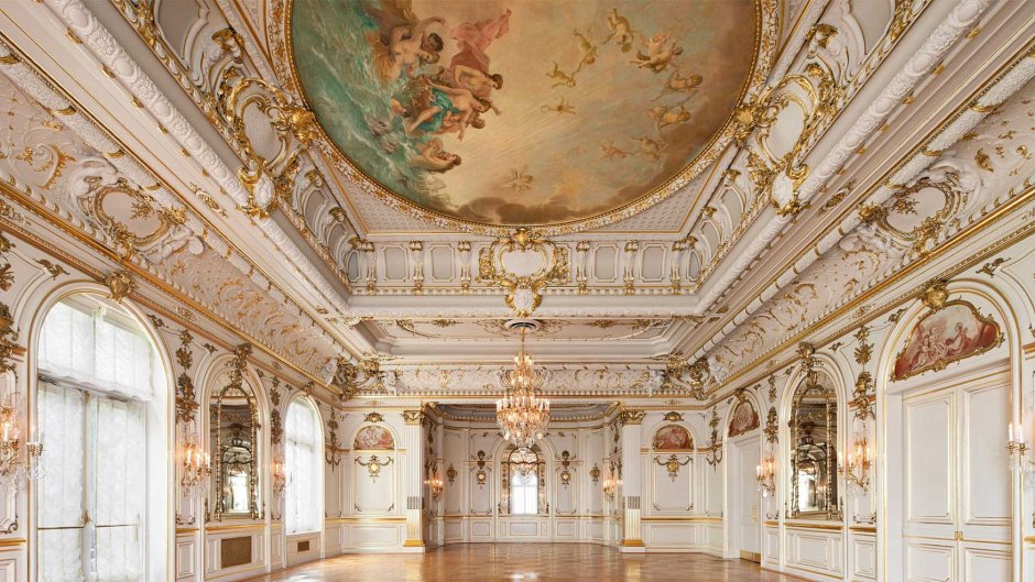 Королевский особняк le Palais Royal
