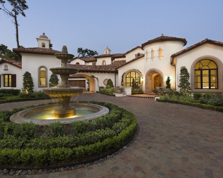 Коттедж в стиле Гауди