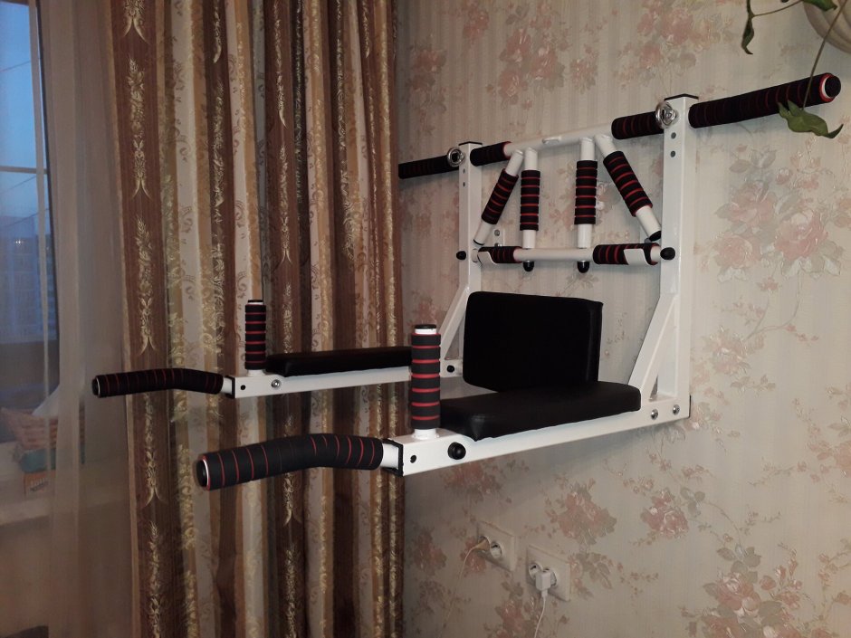 Турник квартирный