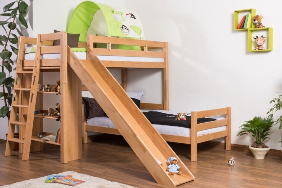 Детская двухэтажная кровать