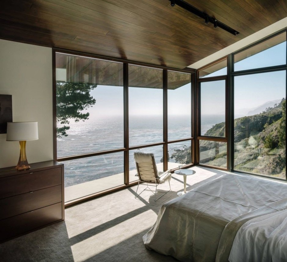 Отель в горах с панорамными окнами