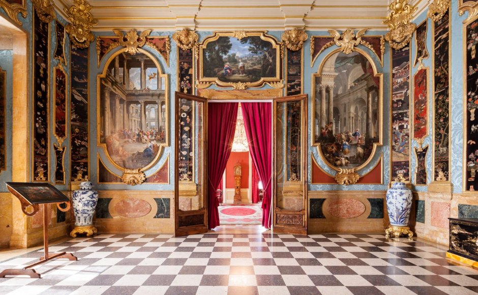 Королевский дворец в Стокгольме поцелуй
