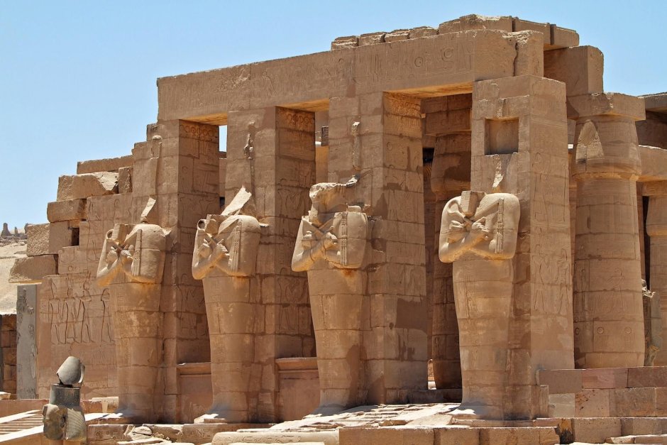 Храм Рамзеса 2 в Луксоре