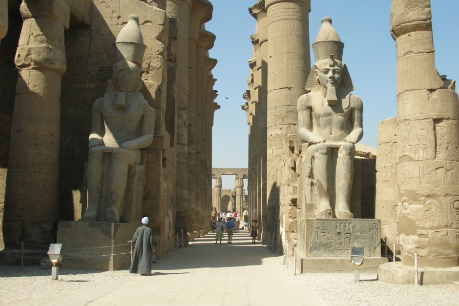 Храм Амона ра в Луксоре фасад