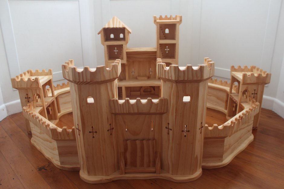 Рыцарский замок из дерева