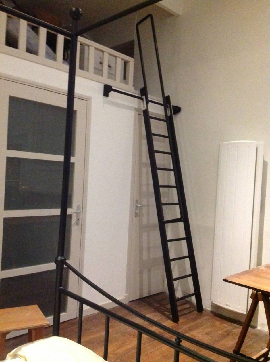 1 M2 EESTAIRS