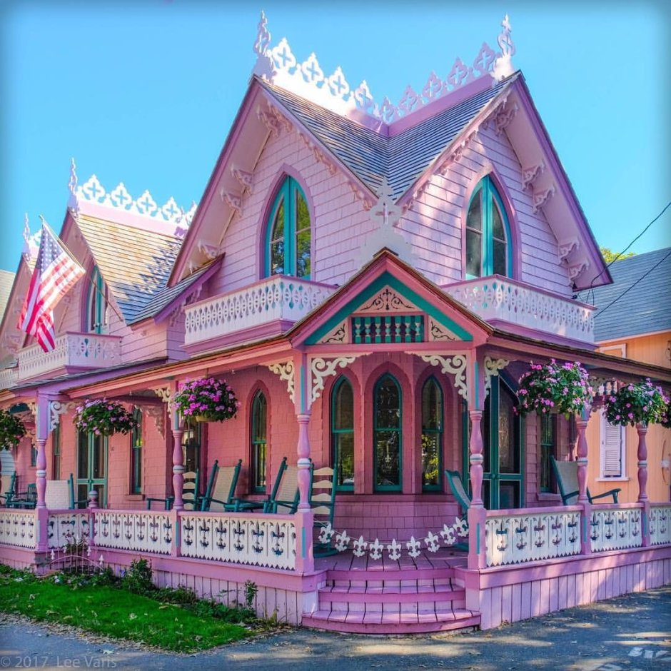 Розовый дом
