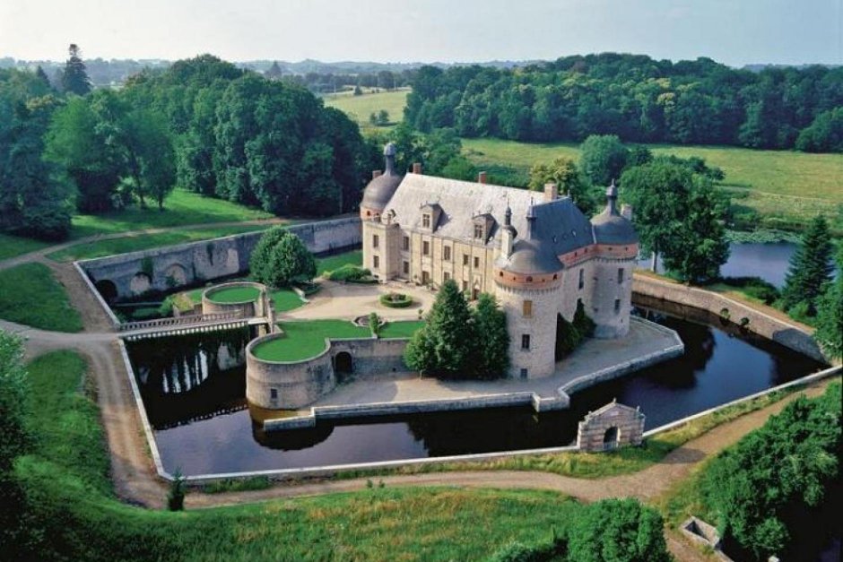 Замок Франции Шато де ла Монте Гюссон