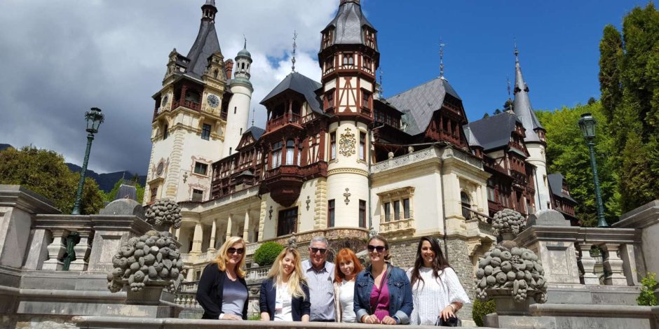 Туристы замок Дракулы Румыния