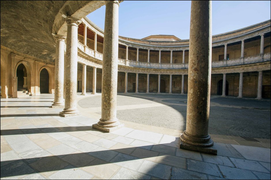 Дворец Карла 5 в Альгамбре