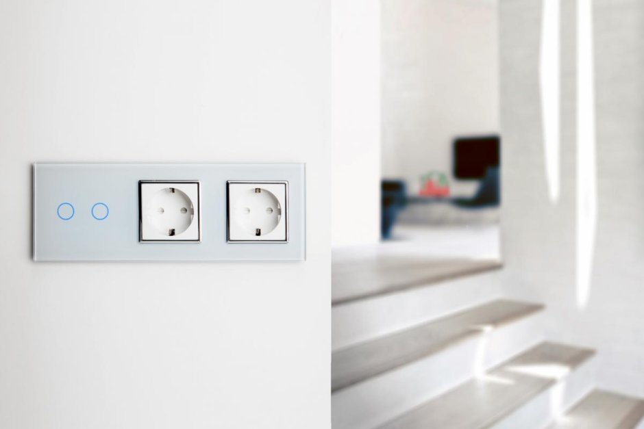 Легранд Валена белый в интерьере