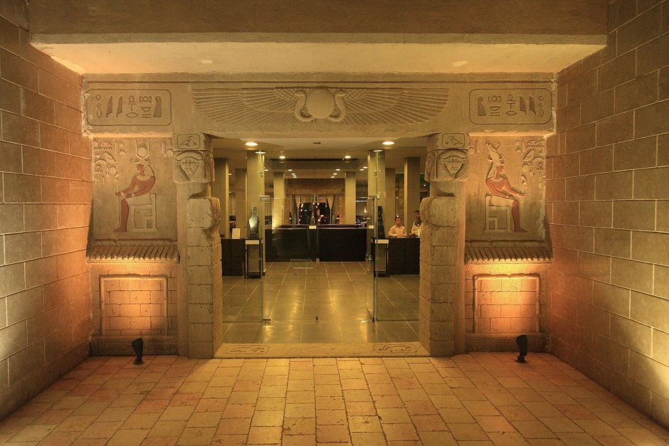 Зал в египетском стиле
