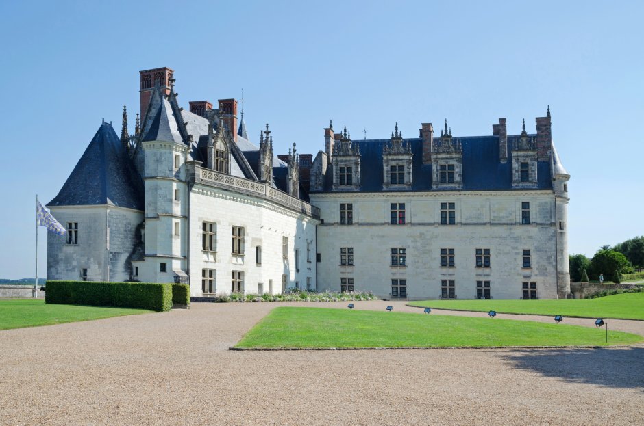 Замок Левевилль во Франции