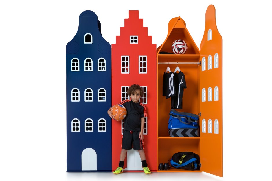 Шкаф для одежды в виде голландских домиков
