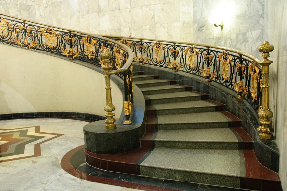 Дом Мурузи мраморная лестница