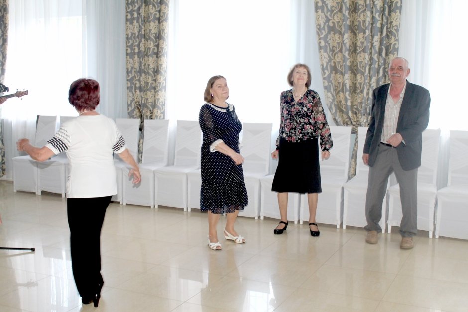 Роспись стен в столовой