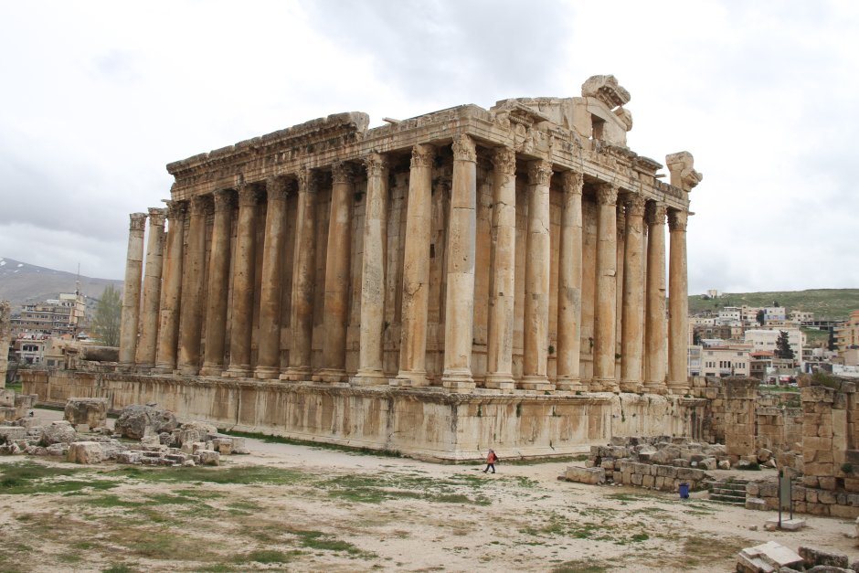Храм Юпитера в Баальбеке реконструкция