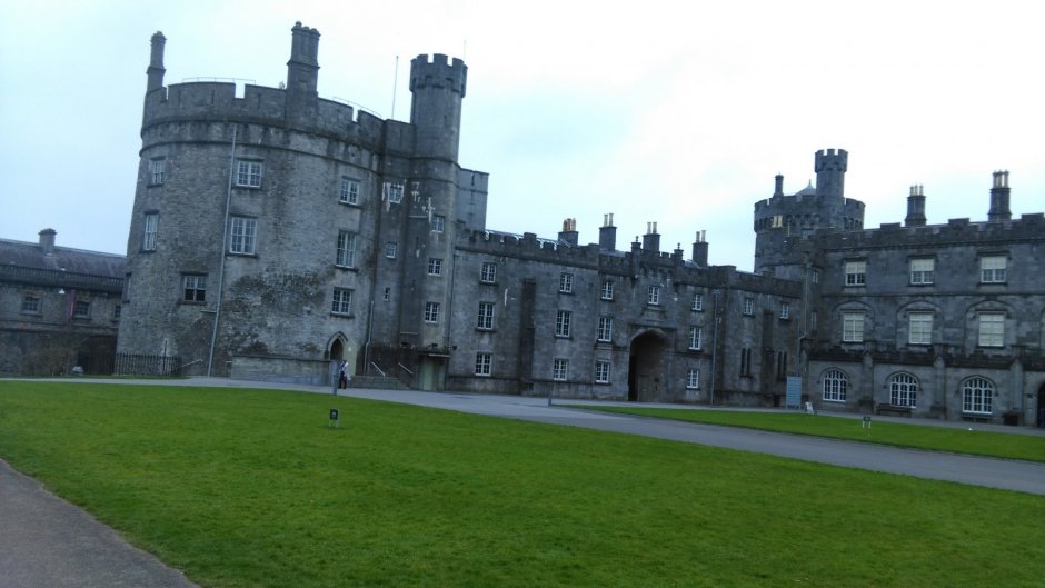 Замок Дансоли Ирландия