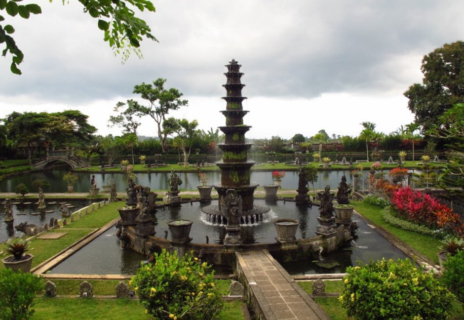 Дворец Тиртаганга Бали