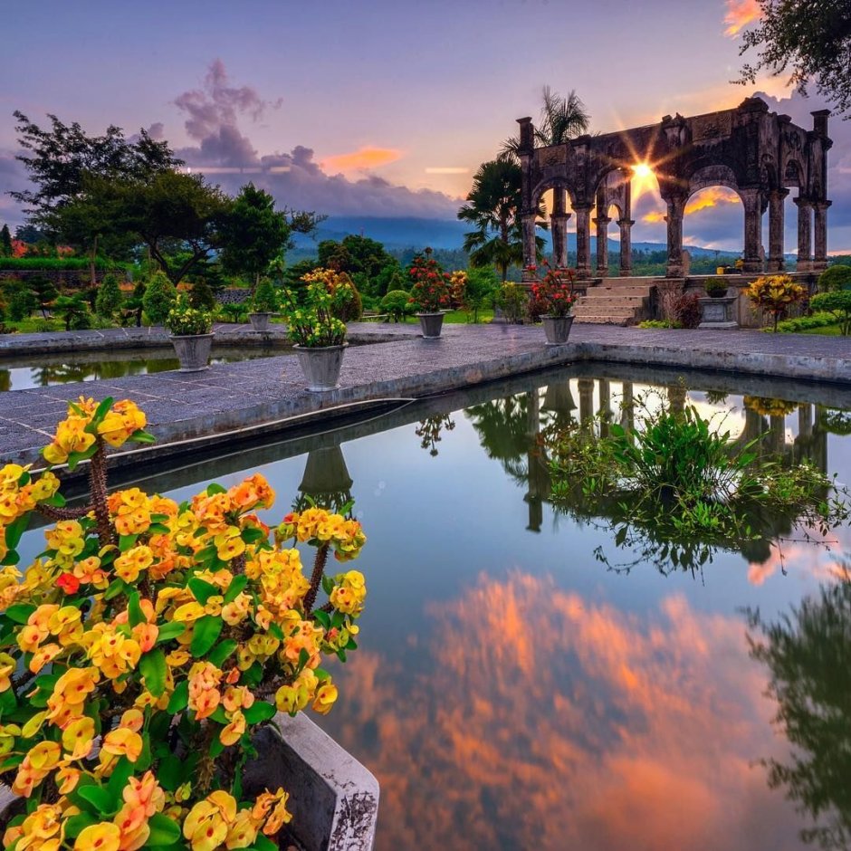 Бали Водный дворец Тирта