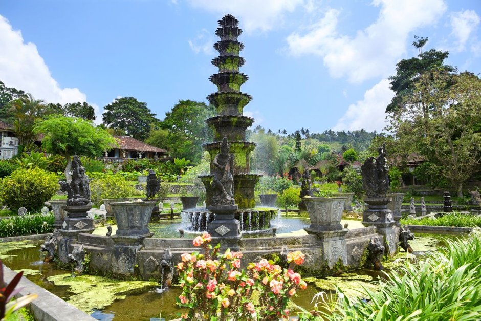 Водный дворец Тирта Ганга Tirta Gangga Бали