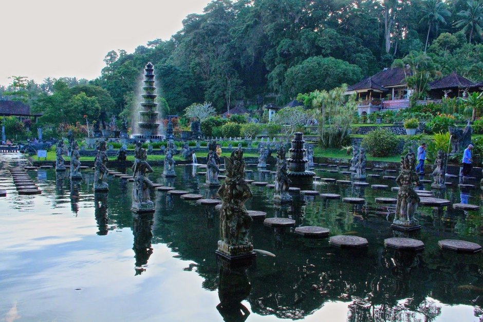 Бали дворец Тирта Гангга