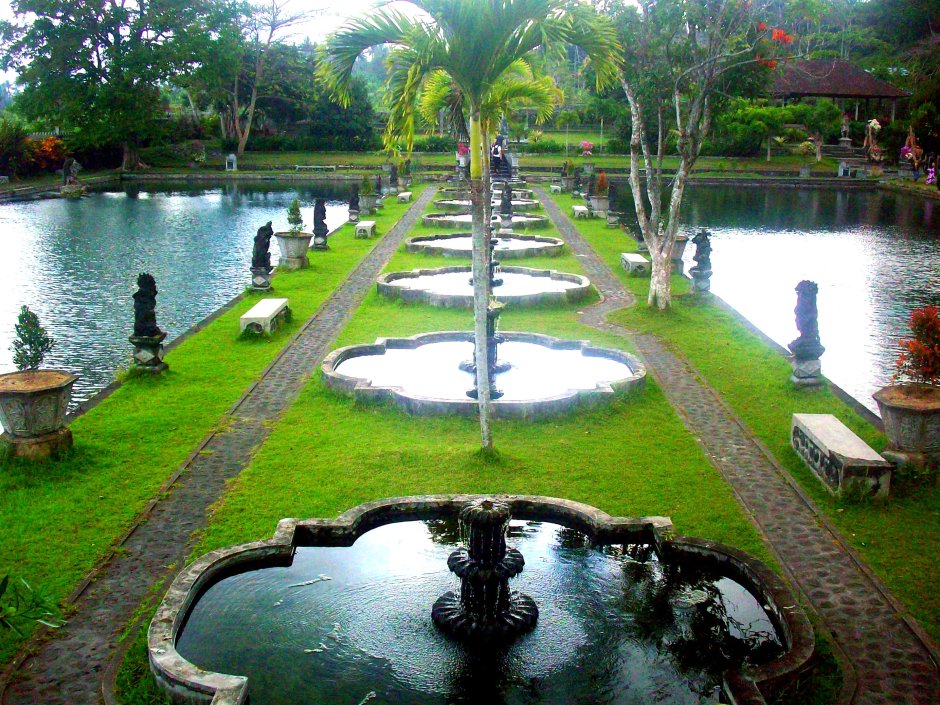 Индонезия, Водный дворец Тиртаганга.