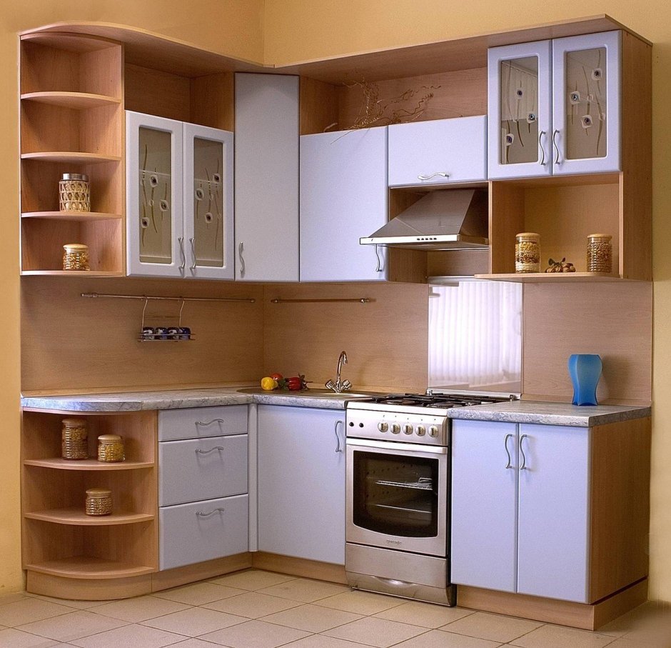 Кухонные гарнитуры для маленькой кухни