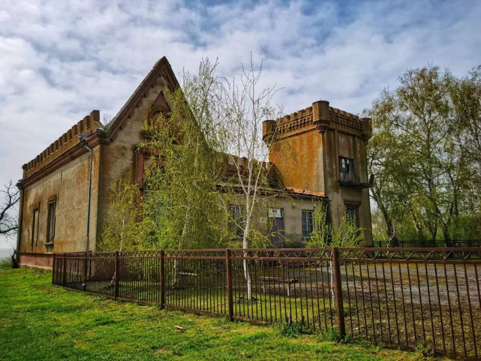 Заброшенный особняк в Кингс-Лэнгли