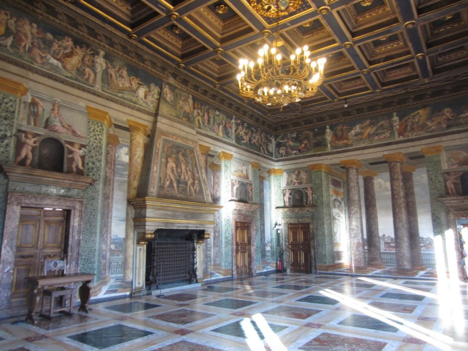 Палаццо Саккетти в Риме